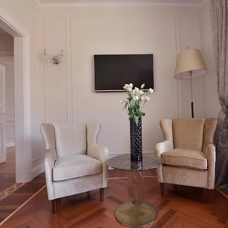 阿玛迪利亚公园米勒尼酒店 5*