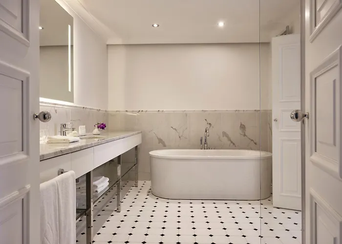 Amadria Park Milenij אופטיה