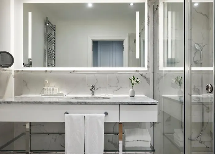 Amadria Park Milenij מלון